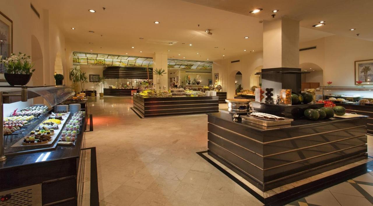 Pickalbatros Golf Beach Resort Sharm el-Sheikh Bagian luar foto The buffet at the Grand Hyatt Hotel, Amman, Jordan